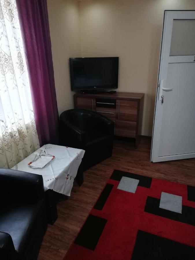 Pension, Camping & Biker Station Zur Deutschen Eiche Ciocanesti 외부 사진