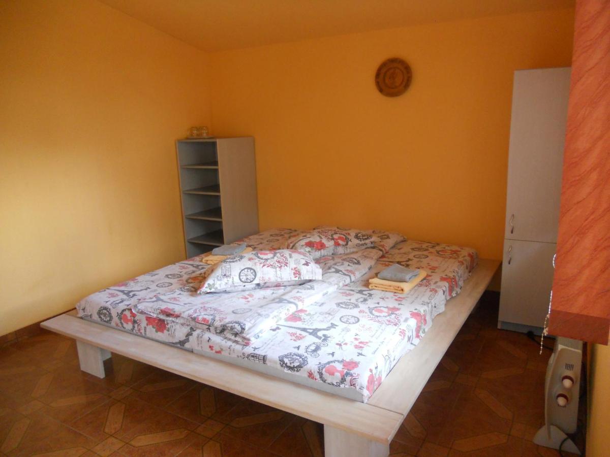 Pension, Camping & Biker Station Zur Deutschen Eiche Ciocanesti 외부 사진