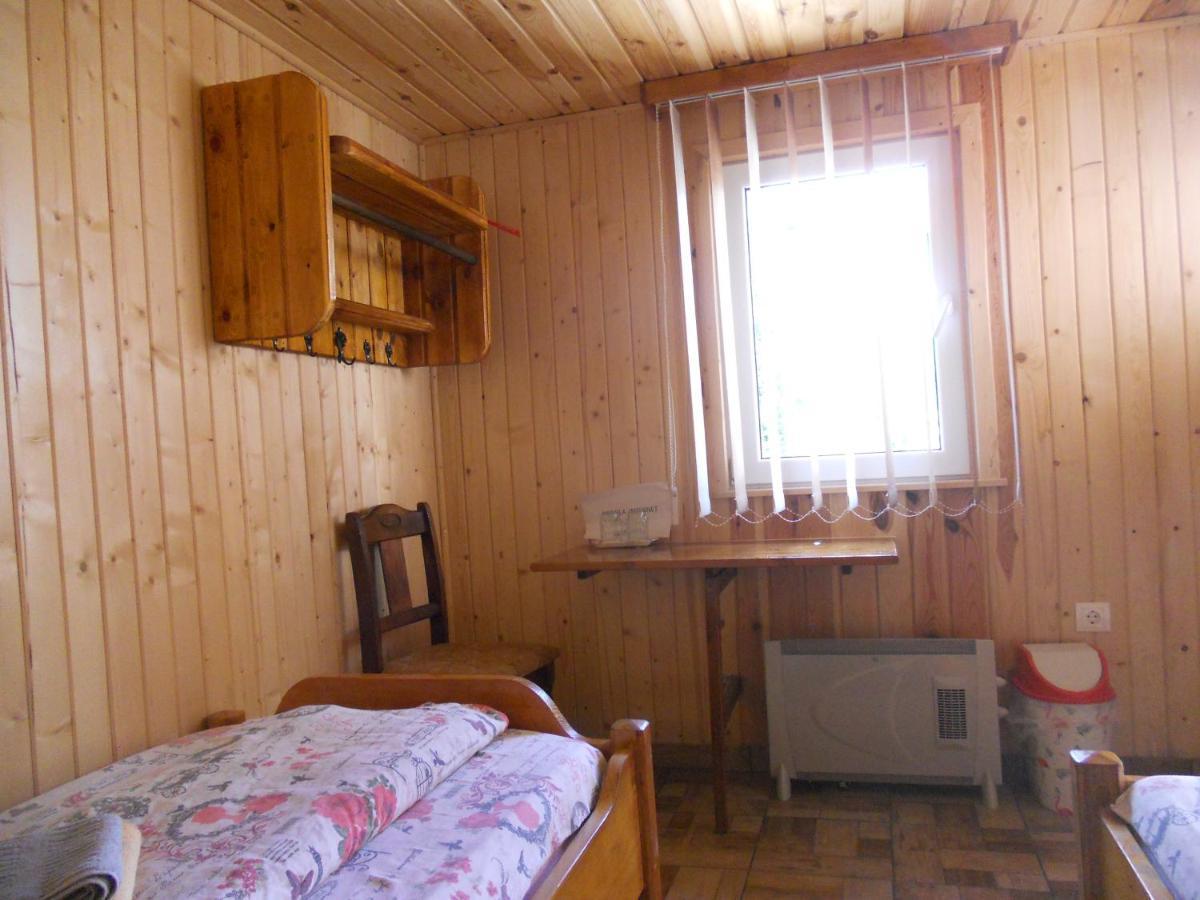 Pension, Camping & Biker Station Zur Deutschen Eiche Ciocanesti 외부 사진
