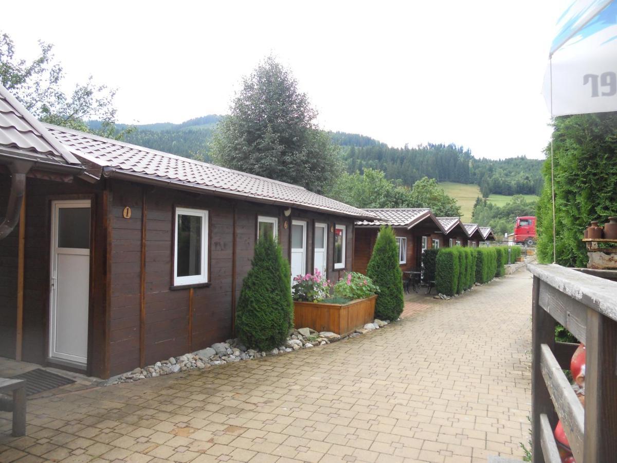 Pension, Camping & Biker Station Zur Deutschen Eiche Ciocanesti 외부 사진