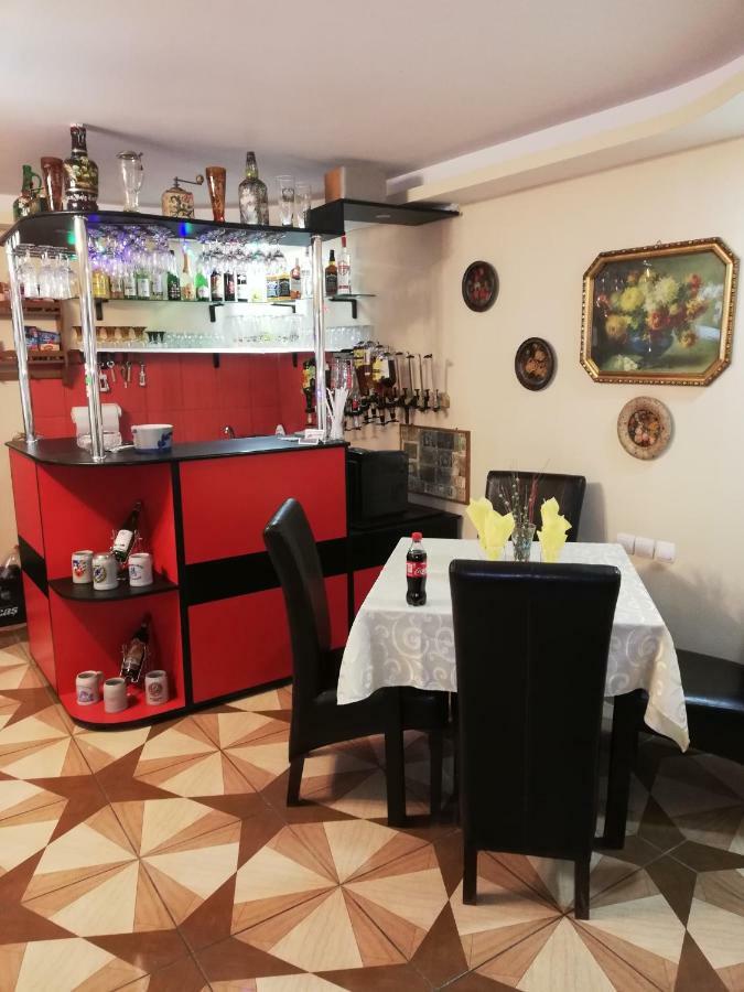 Pension, Camping & Biker Station Zur Deutschen Eiche Ciocanesti 외부 사진